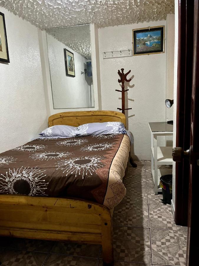 Hostal Carlos Luis Quito Luaran gambar