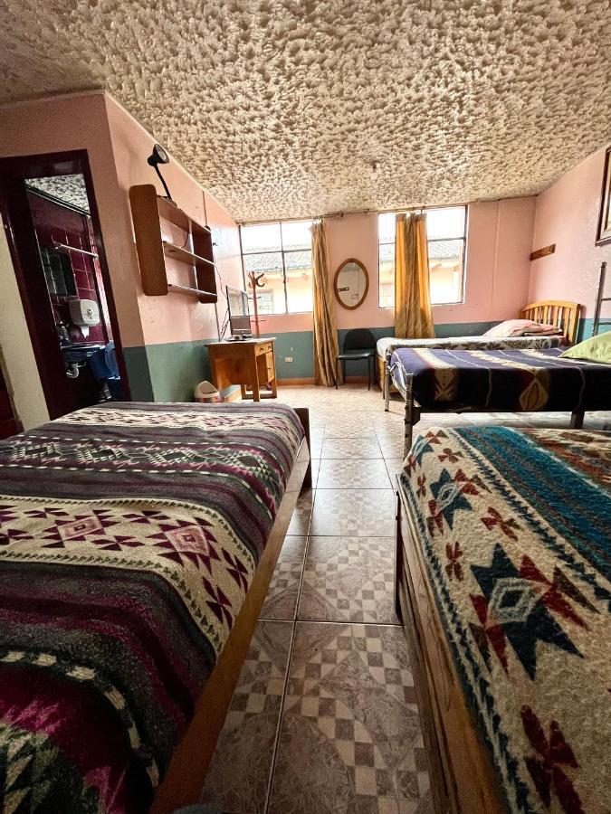 Hostal Carlos Luis Quito Luaran gambar