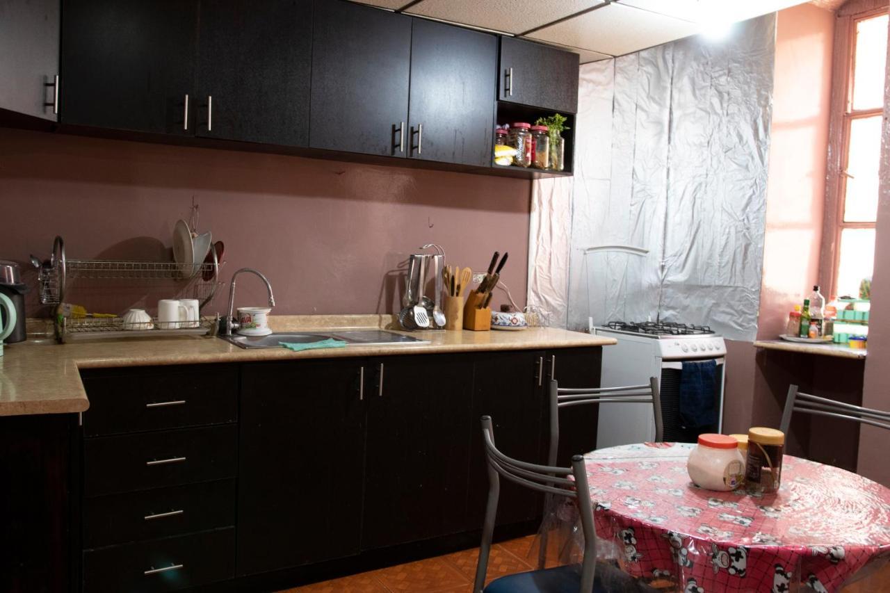 Hostal Carlos Luis Quito Luaran gambar