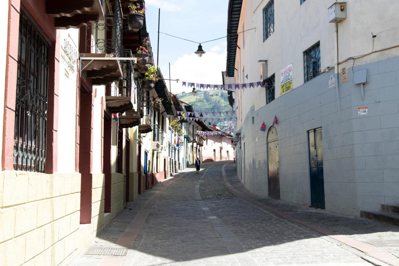 Hostal Carlos Luis Quito Luaran gambar