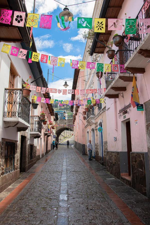 Hostal Carlos Luis Quito Luaran gambar