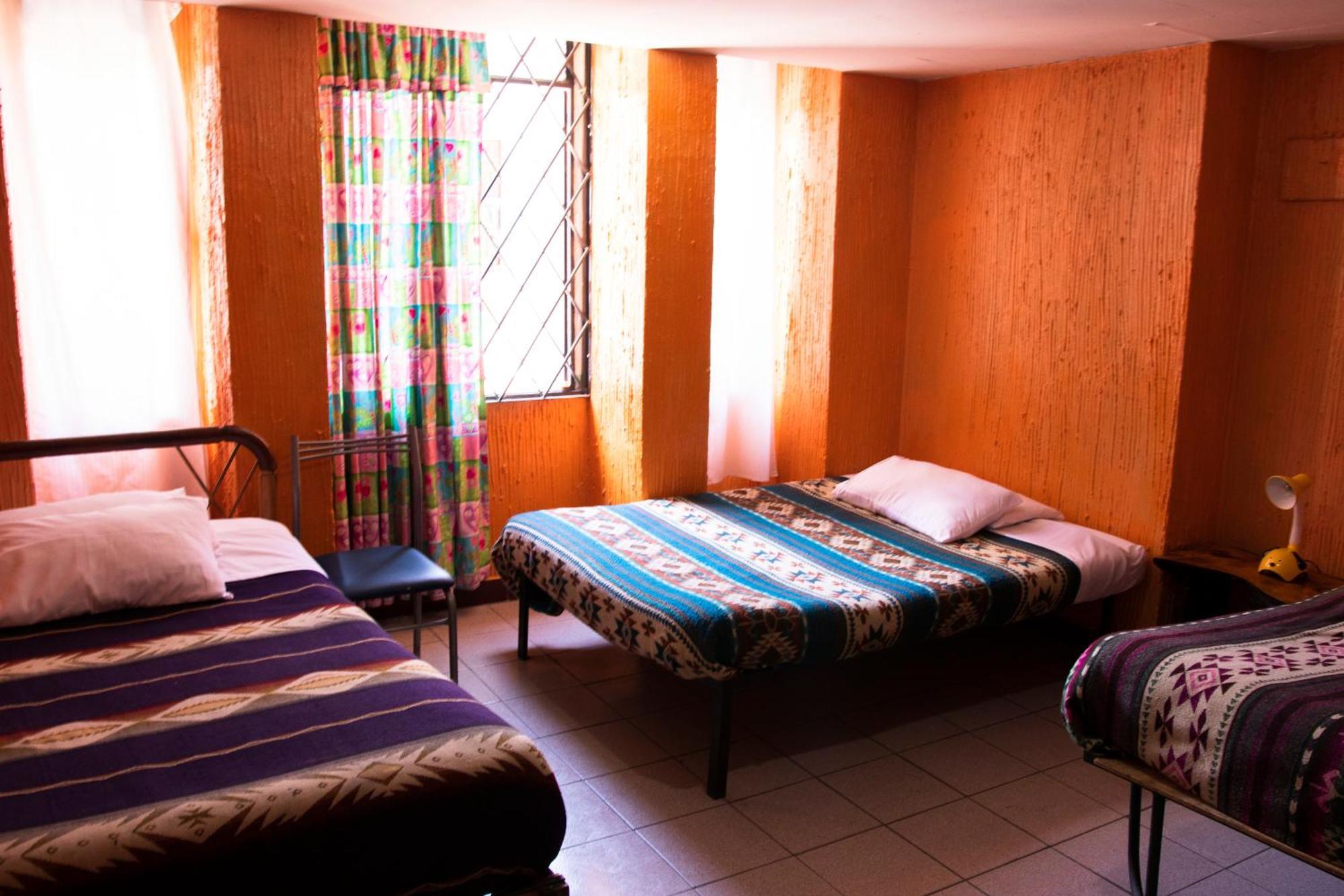 Hostal Carlos Luis Quito Luaran gambar