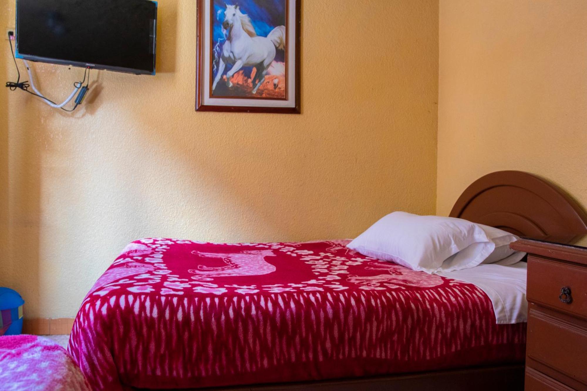 Hostal Carlos Luis Quito Luaran gambar