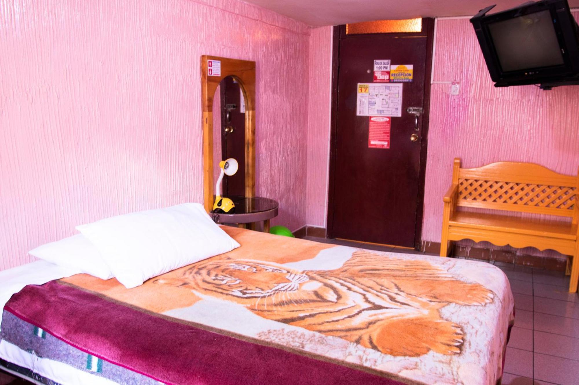 Hostal Carlos Luis Quito Luaran gambar