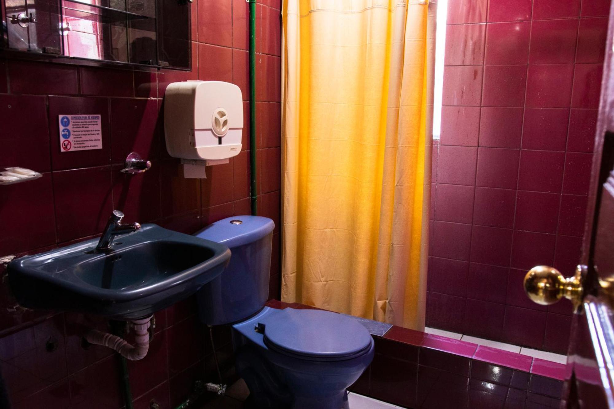 Hostal Carlos Luis Quito Luaran gambar