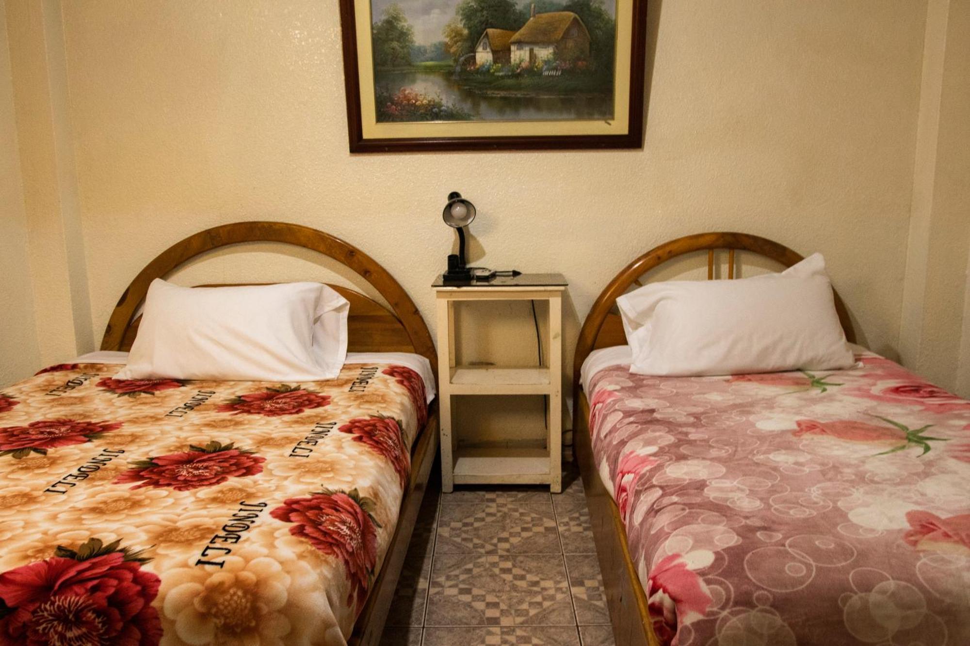 Hostal Carlos Luis Quito Luaran gambar