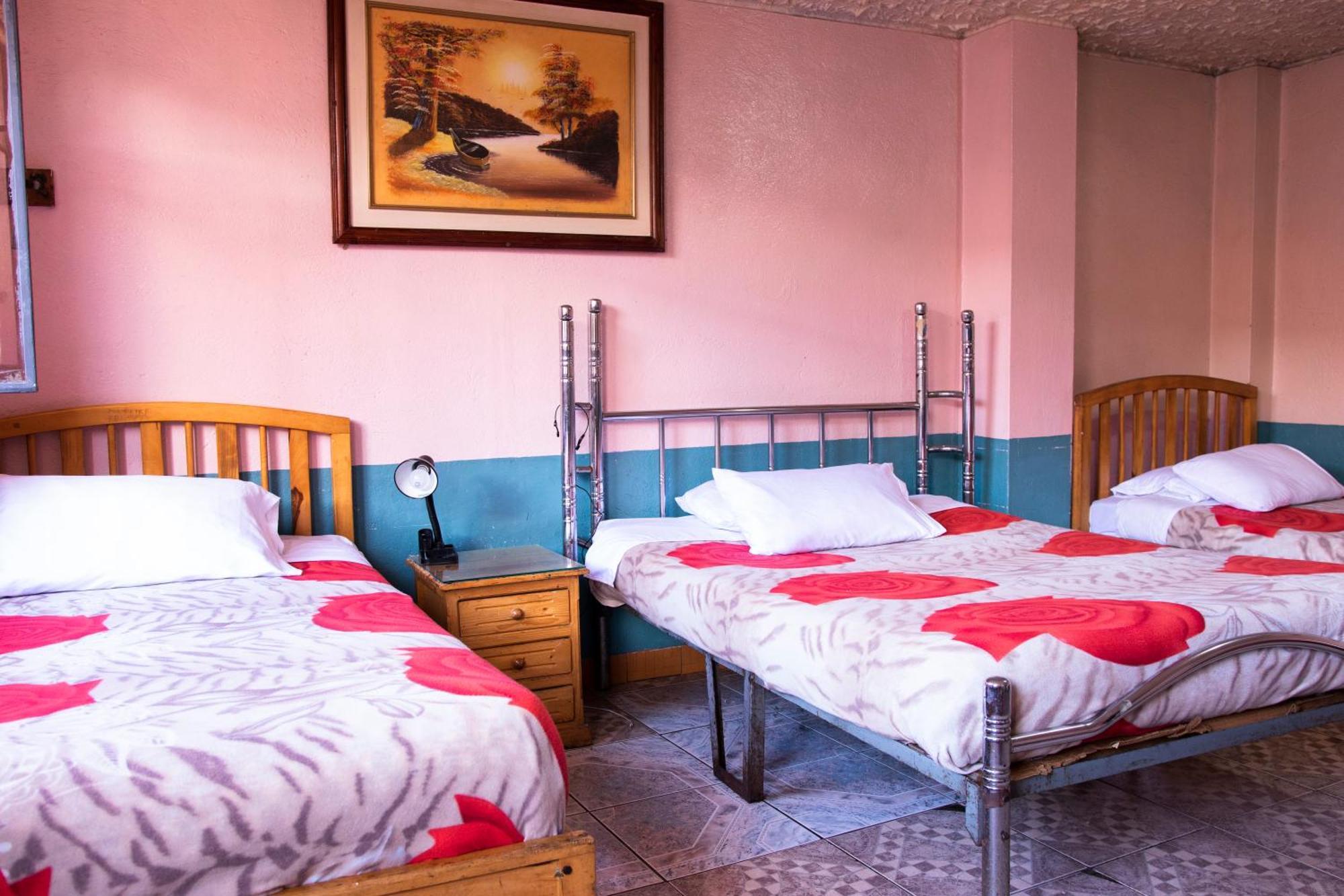 Hostal Carlos Luis Quito Luaran gambar