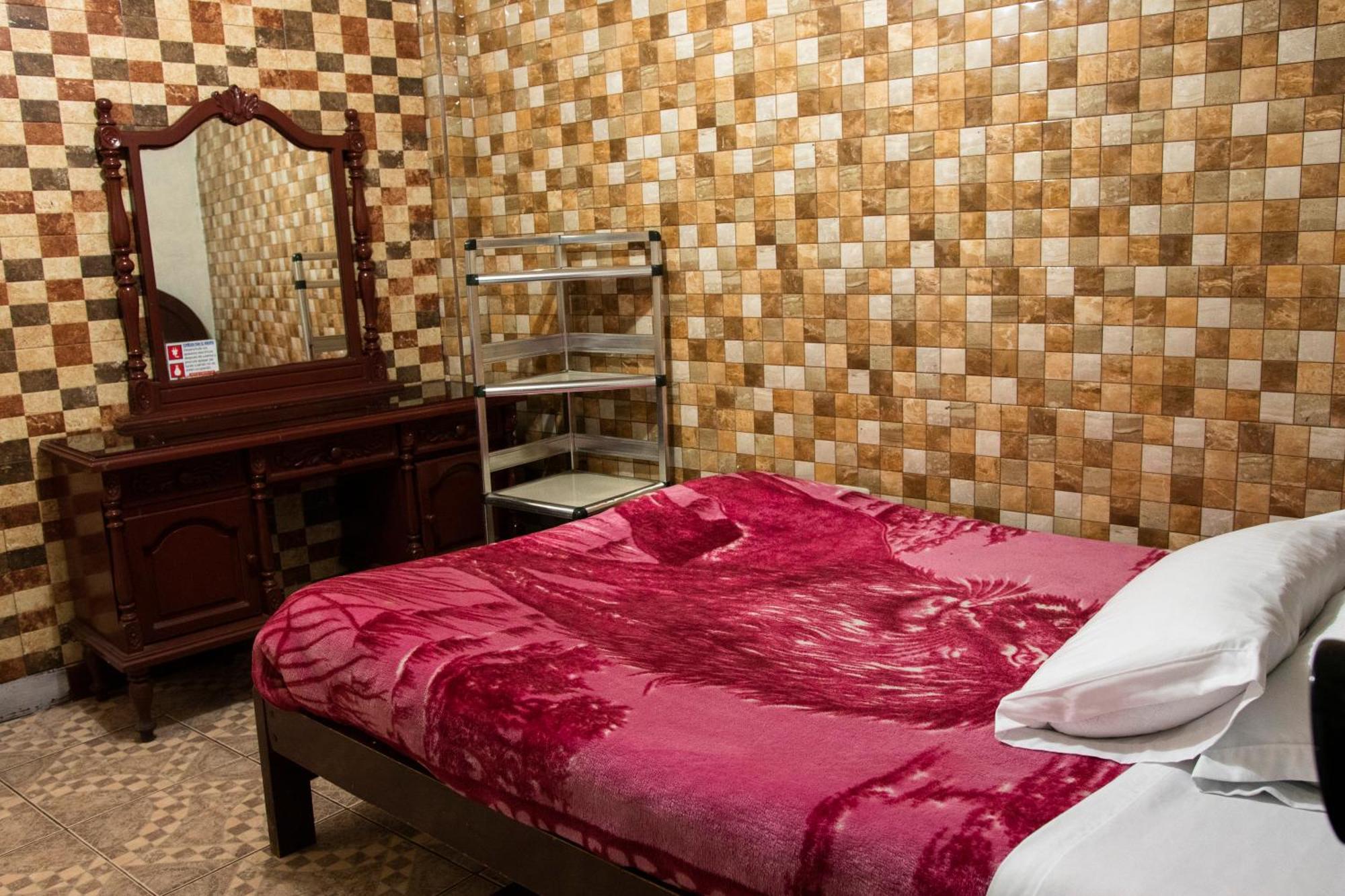 Hostal Carlos Luis Quito Luaran gambar