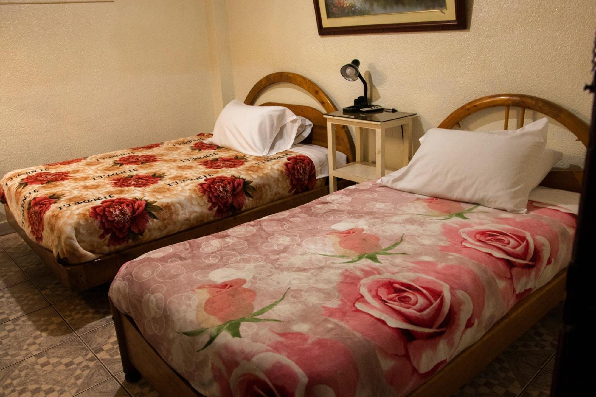 Hostal Carlos Luis Quito Luaran gambar